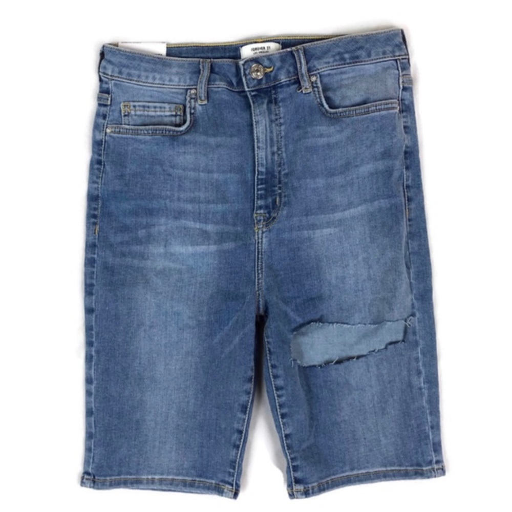 Forever 21 NWT Light Wash High Rise Bermuda Shorts Size 28
